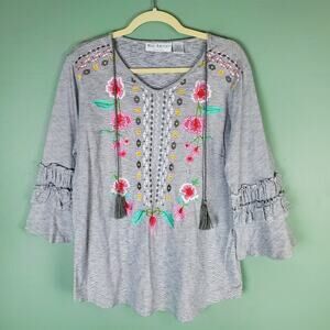 Bleu Bayou Gray Boho Embroidered Ruffle Tassel Top Size Medium